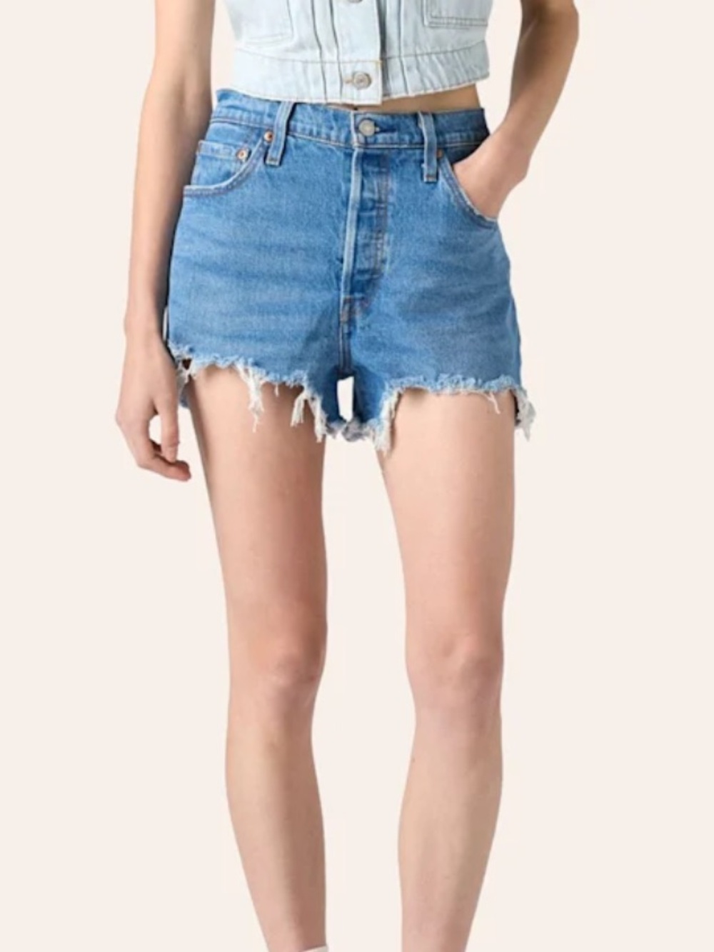 LEVI'S 501 WOMEN'S MEDIUM
WASH ORIGINAL JAZZ
DISTRESSED SHORTS size 26